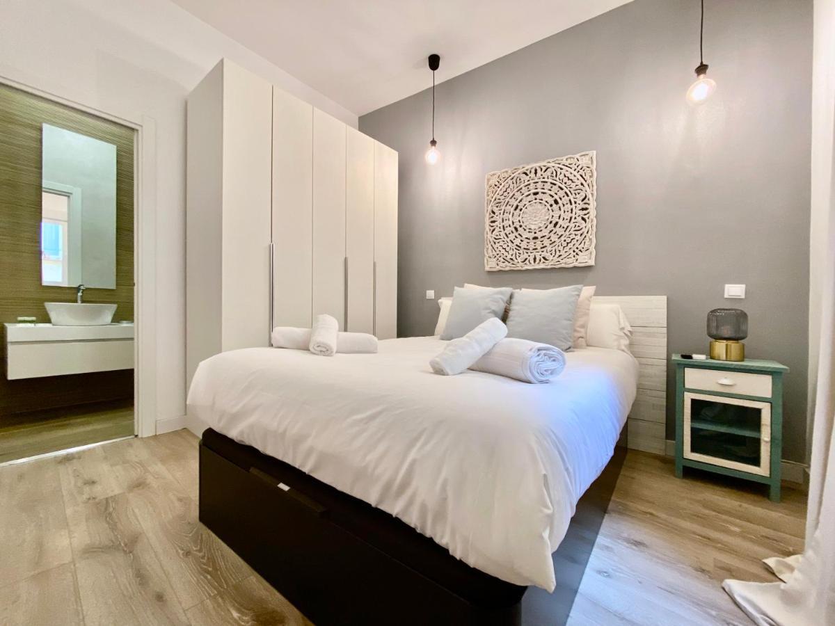 Charming La Latina Market Madrid Bagian luar foto