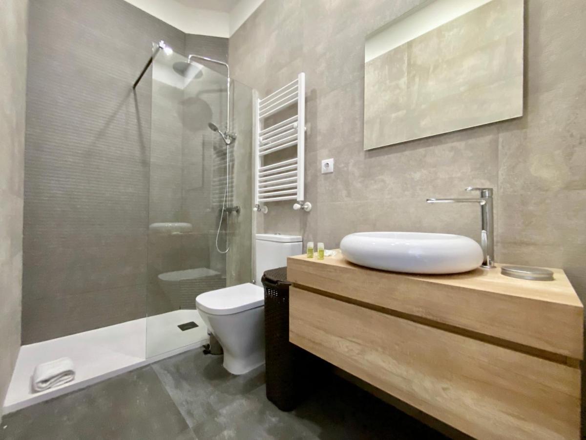 Charming La Latina Market Madrid Bagian luar foto
