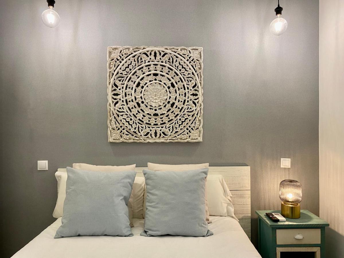 Charming La Latina Market Madrid Bagian luar foto